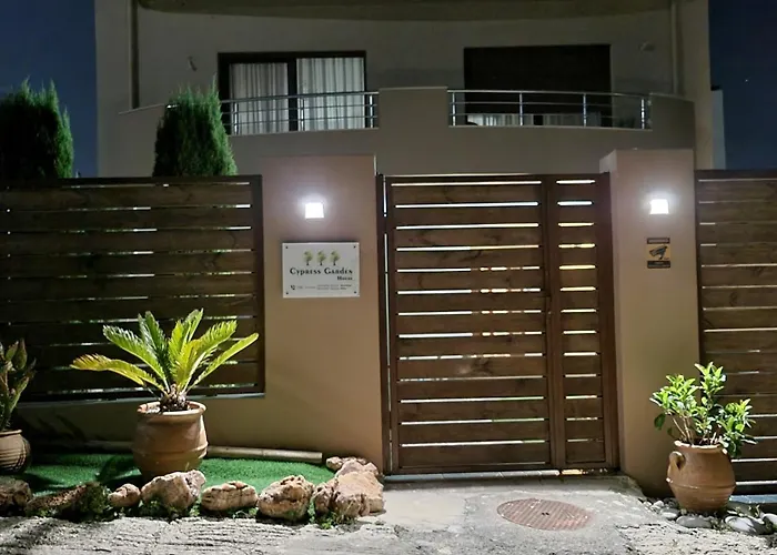 Cypress Garden House